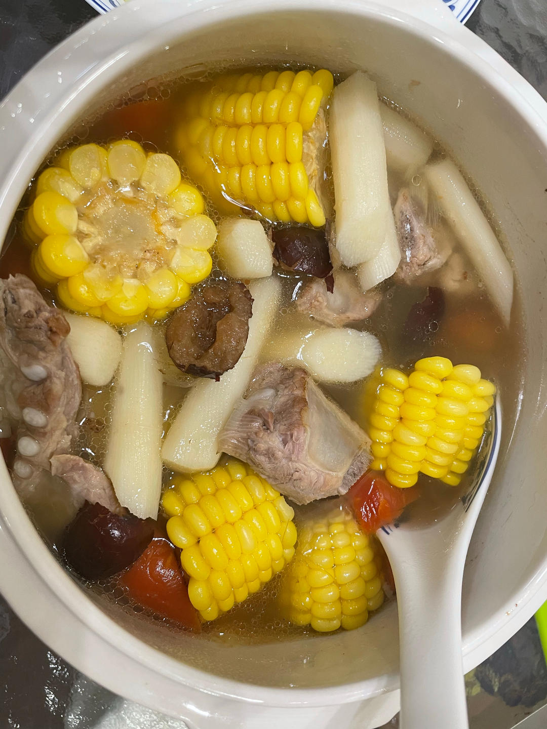 连吃三碗的玉米山药排骨汤