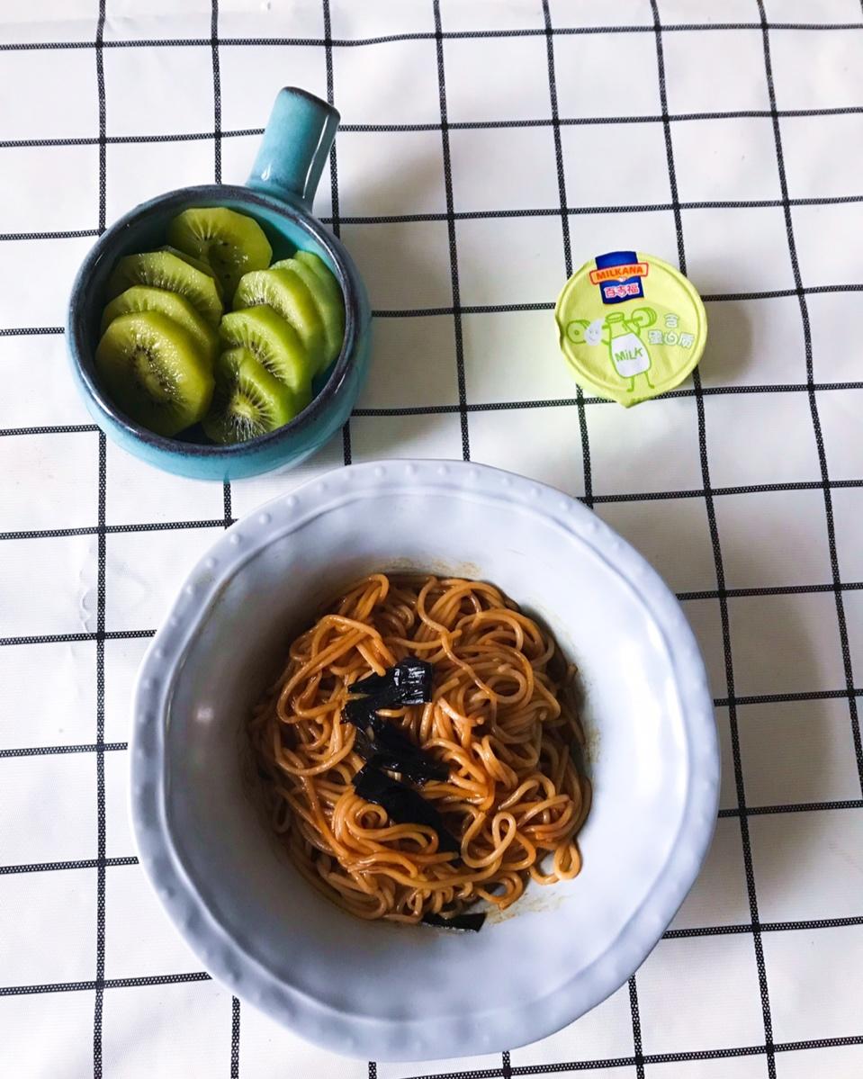 葱油拌面Spring Onion Noodles