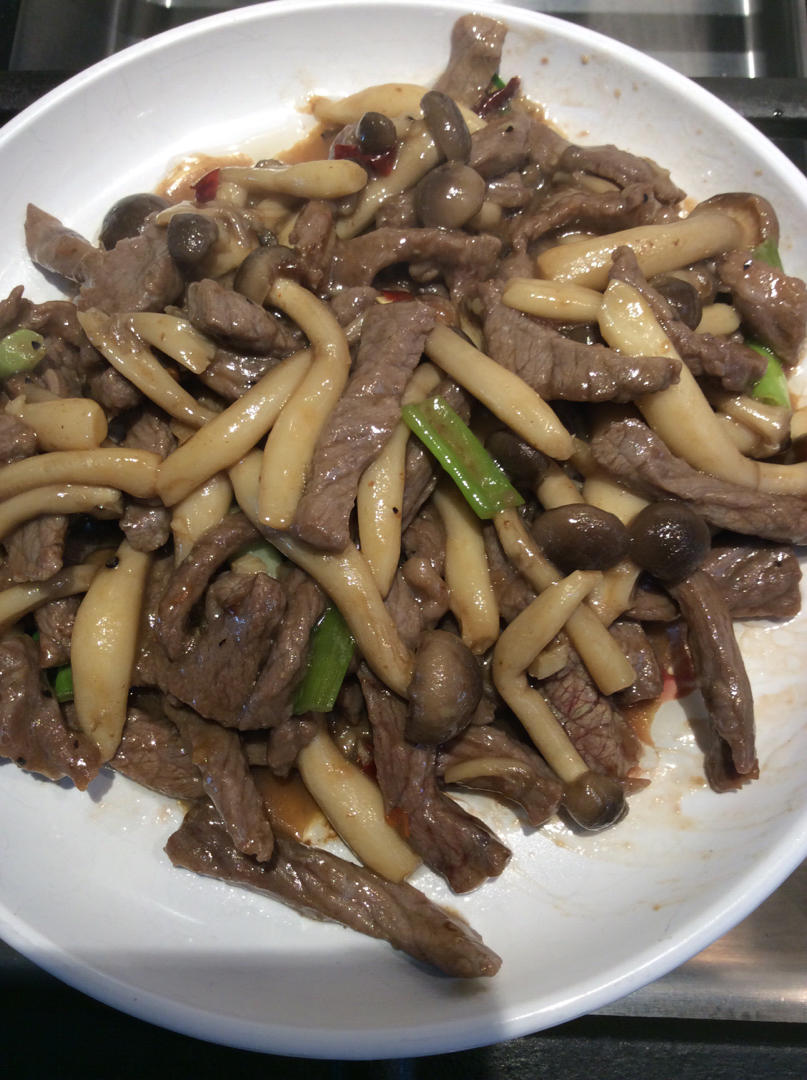 蚝汁海鲜菇炒牛柳