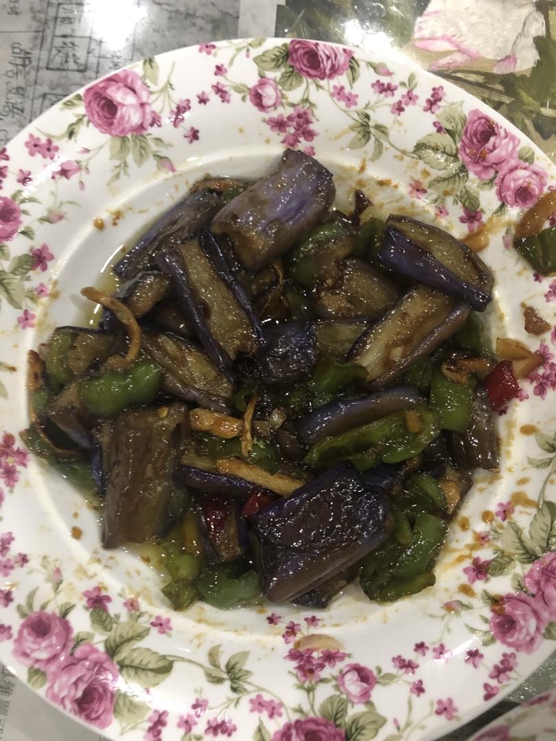 不用炸不吸油，咸香入味三分的红烧茄子