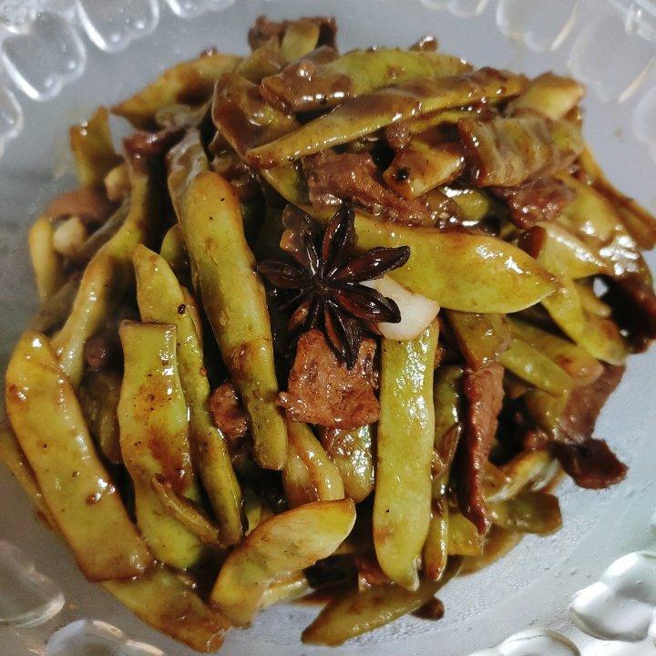 东北五花肉炖豆角