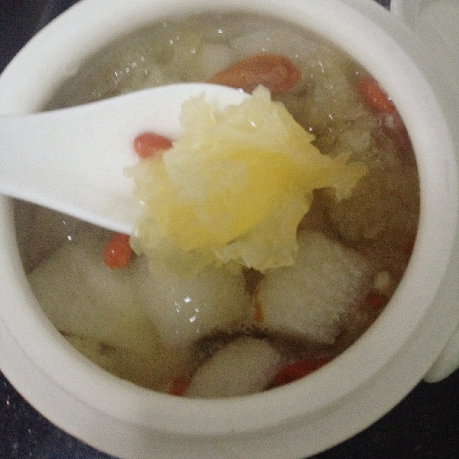 冰糖银耳雪梨汤