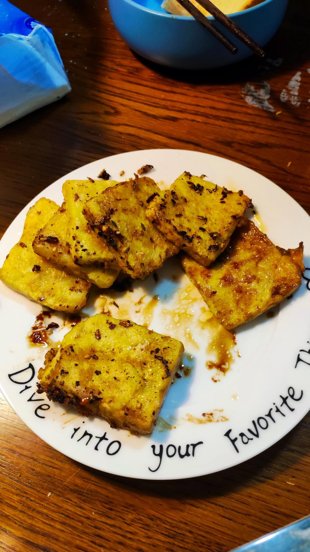 分分钟光盘，完爆路边摊的香煎孜然豆腐