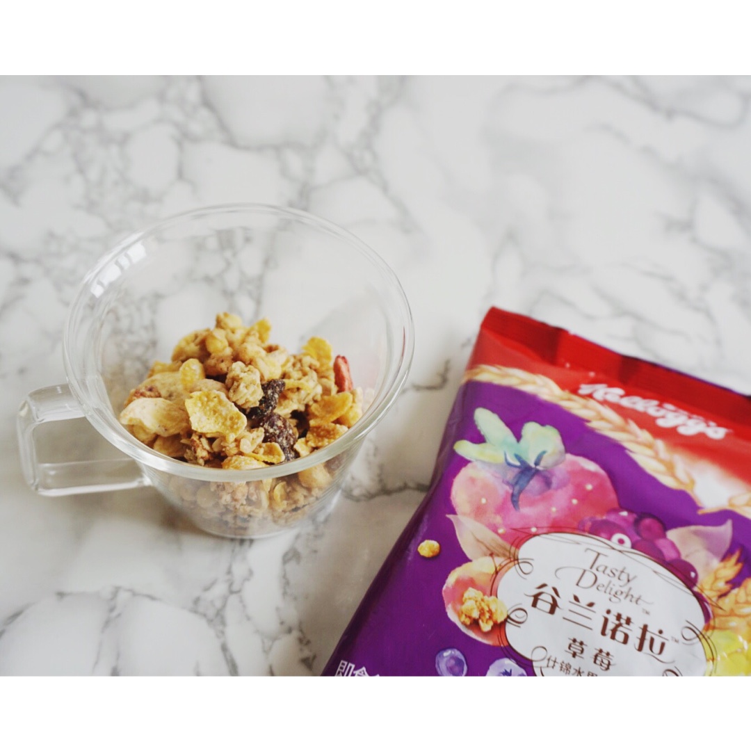 家乐氏谷兰诺拉 水果酸奶杯