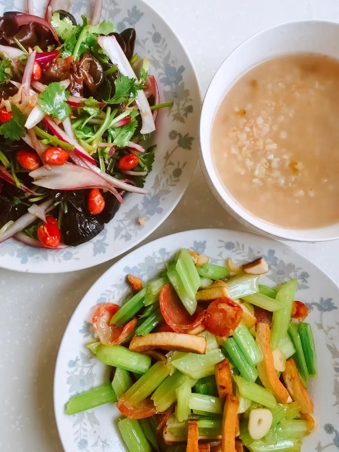 凉拌洋葱木耳–通血管开胃快手凉菜