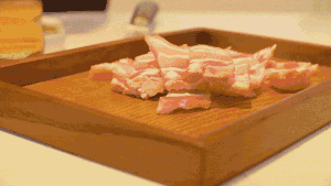 【金字年菜】节节高升·咸肉蒸嫩笋的做法 步骤3