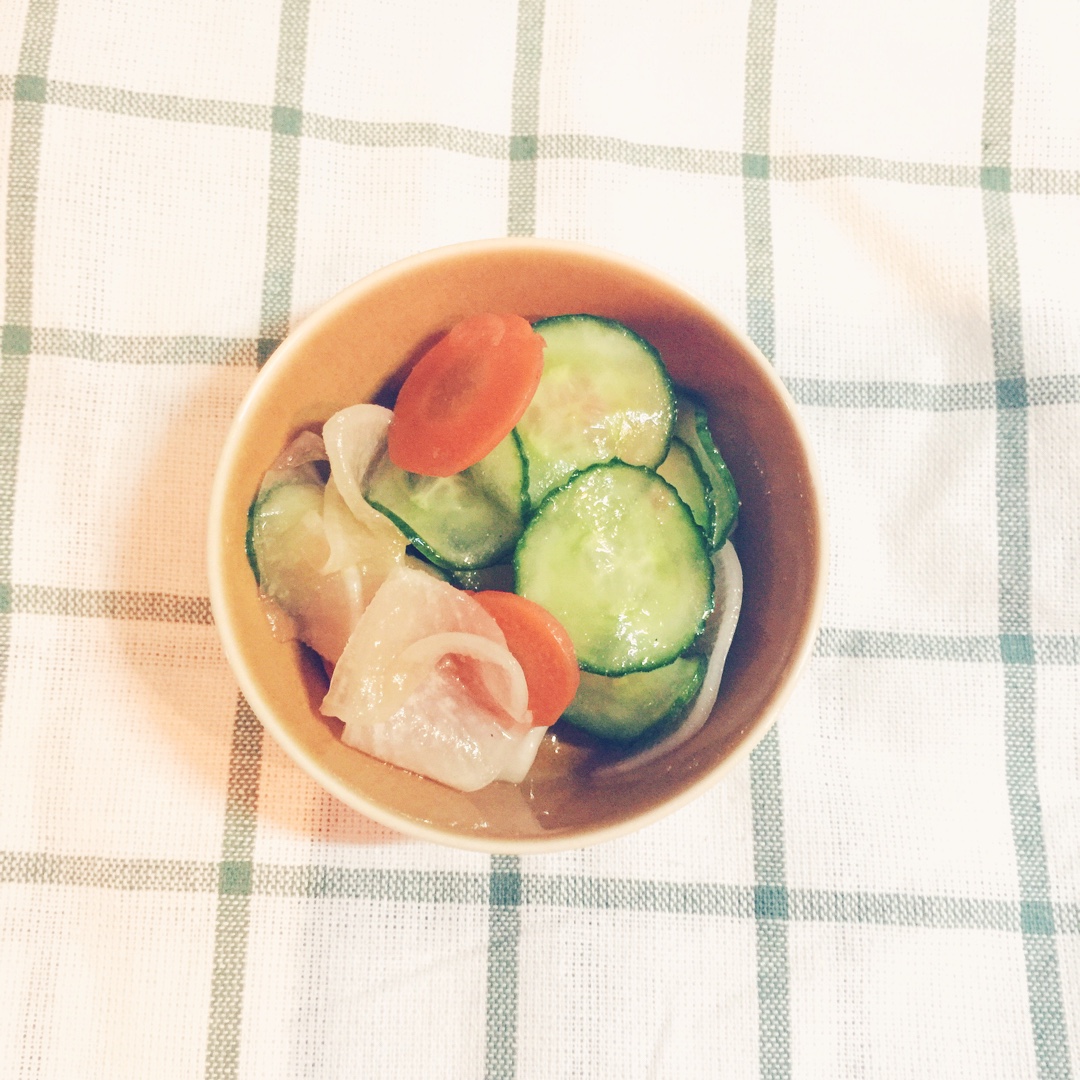 《昨日的美食》之醃小黄瓜胡萝卜菜头