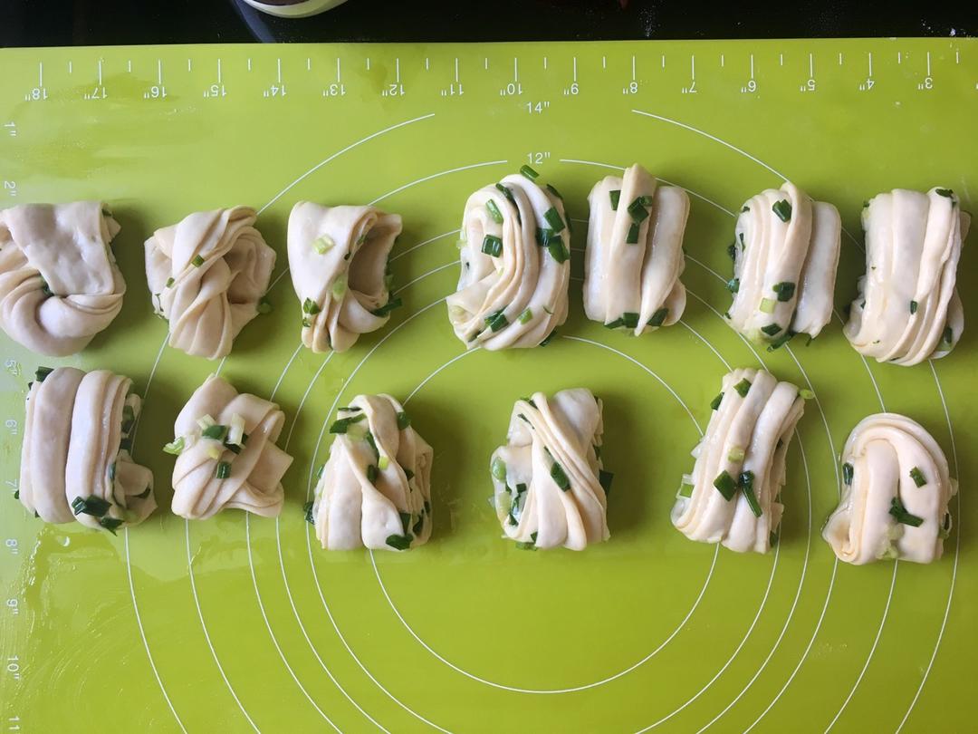 葱油花卷 Steamed Roll