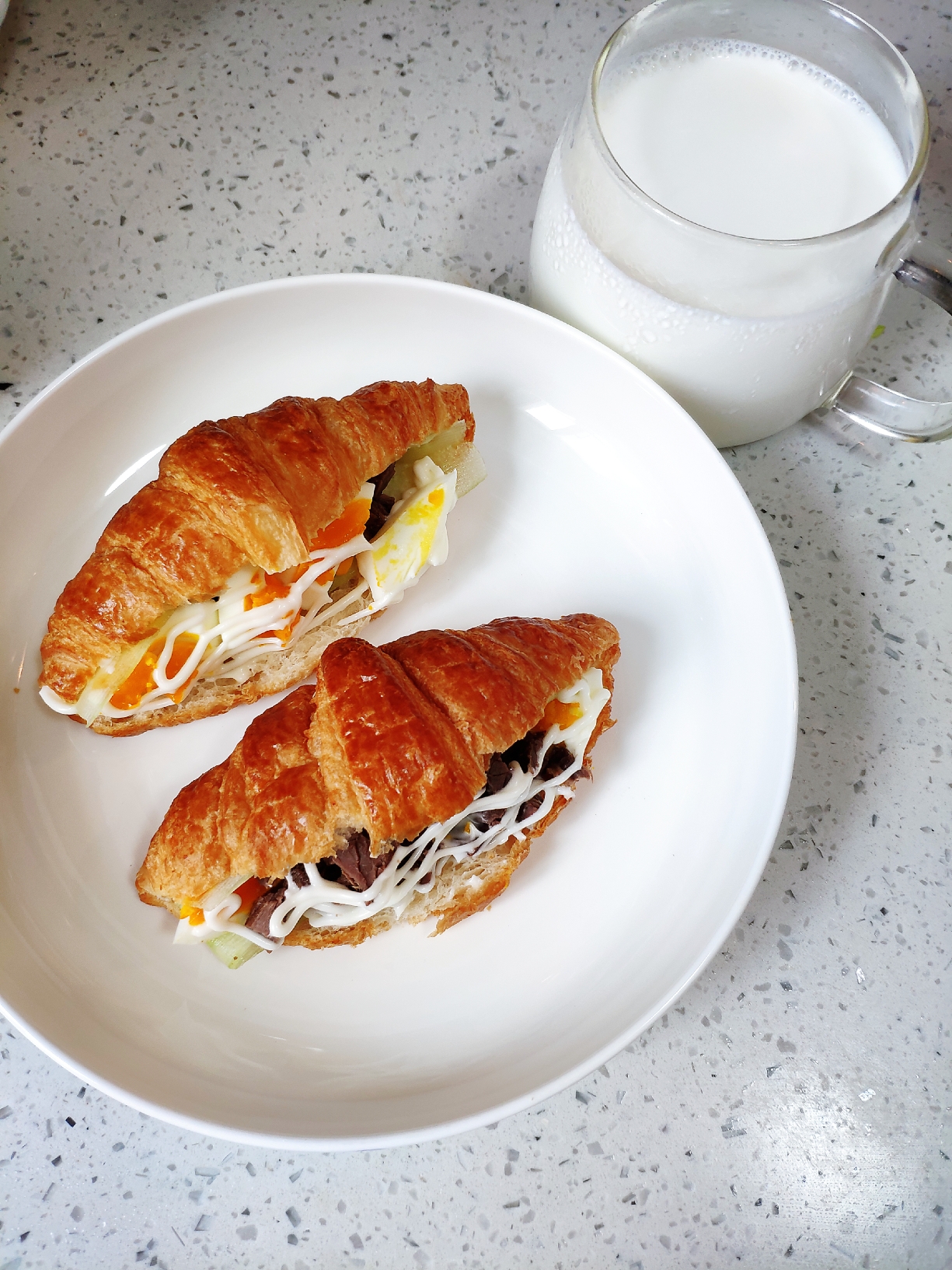 🌸小朋友的快手早餐——牛角三明治的做法