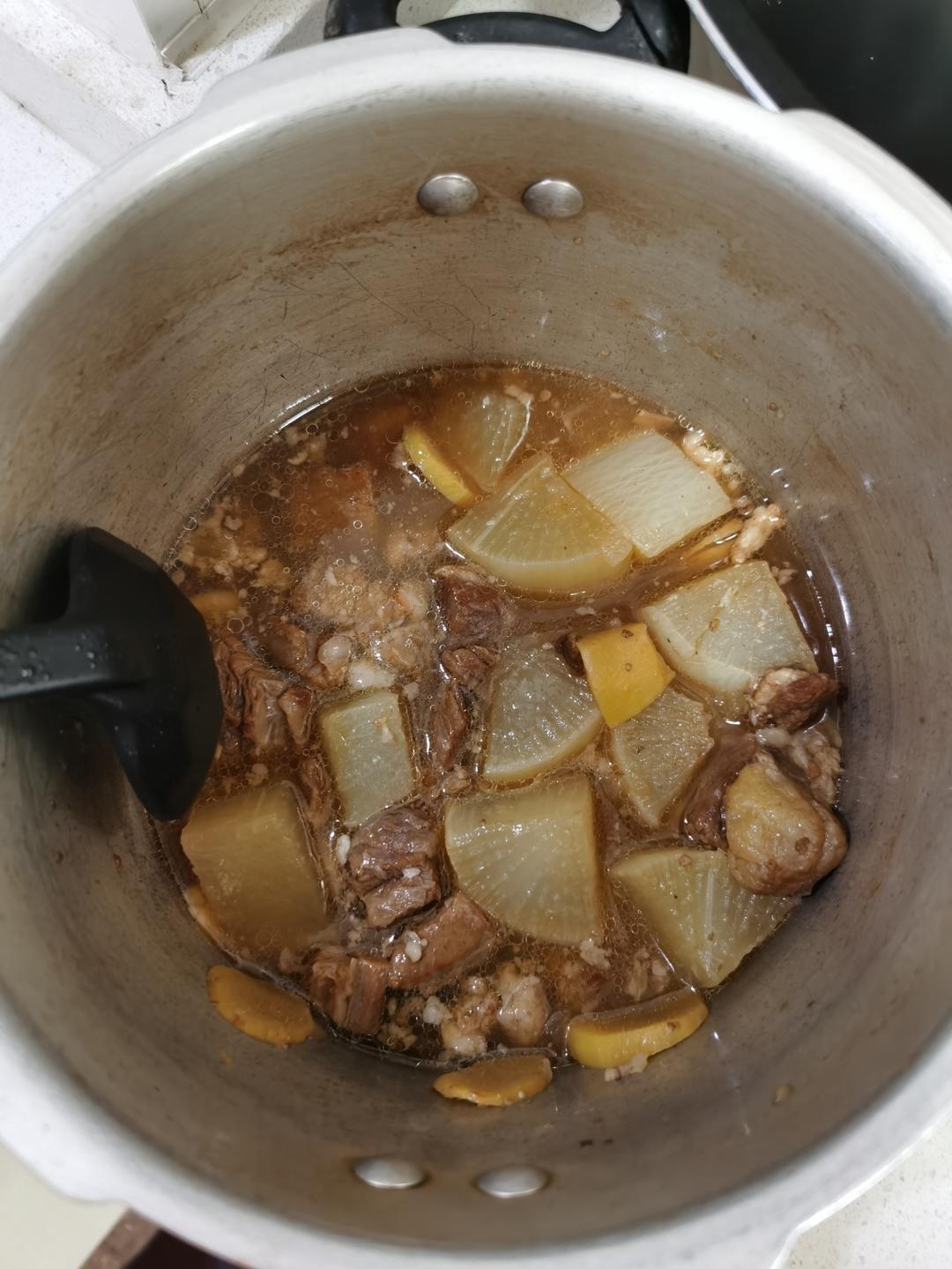 萝卜炖牛腩