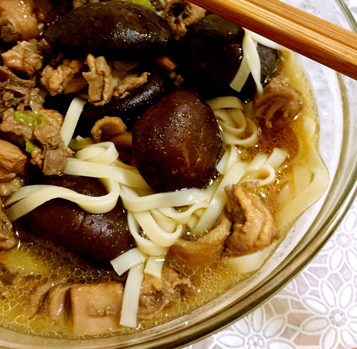 香菇鸡肉面