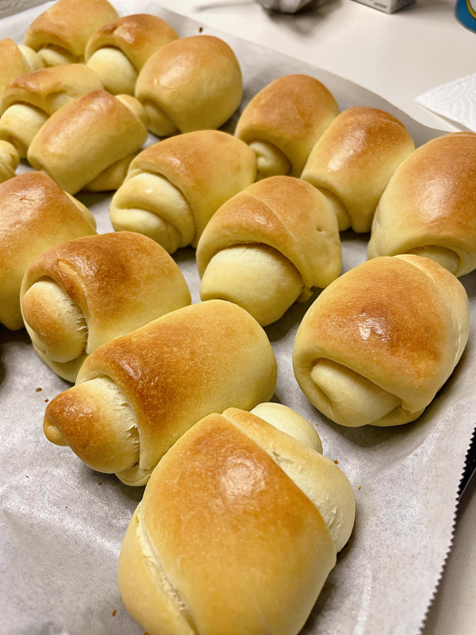 超软淡奶油小面包（餐包），一次发酵柔软拉丝，消耗淡奶油，持久柔软隔天不变硬