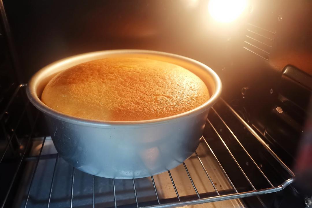 烤箱做蛋糕（戚风蛋糕的做法）