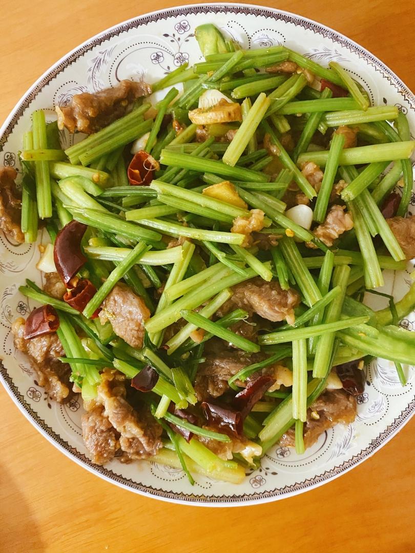 小炒牛肉（肉嫩味香）
