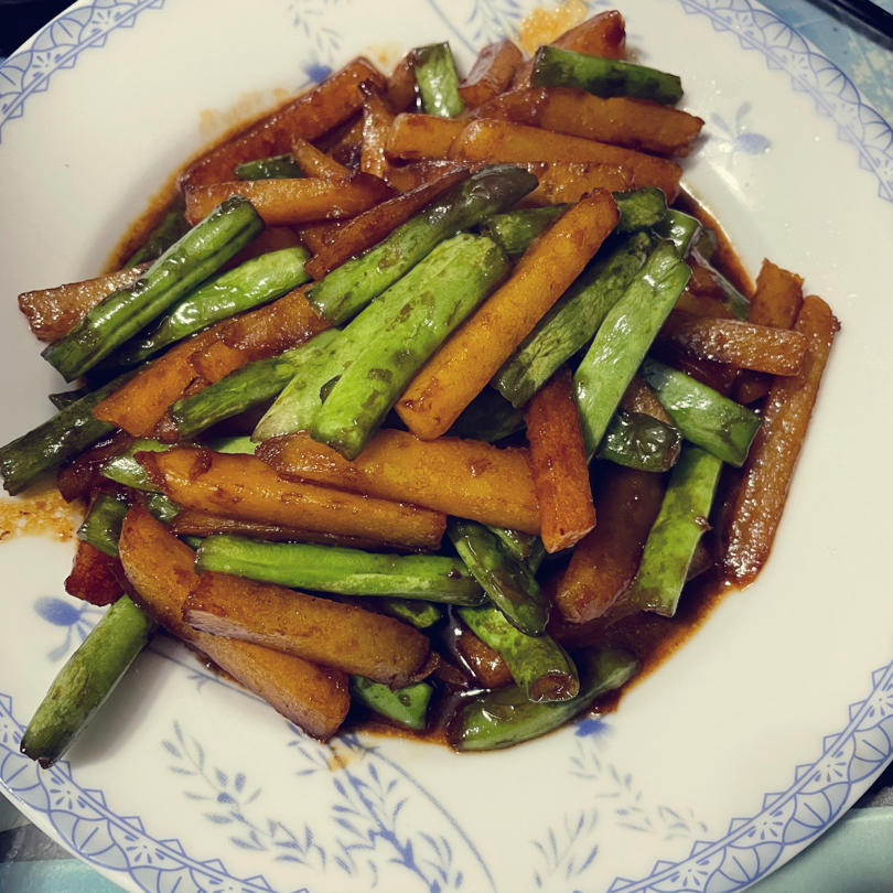 刀豆烧土豆-不是肉却比肉更好吃，做法太简单了，一看就会，上了桌大家抢着吃！