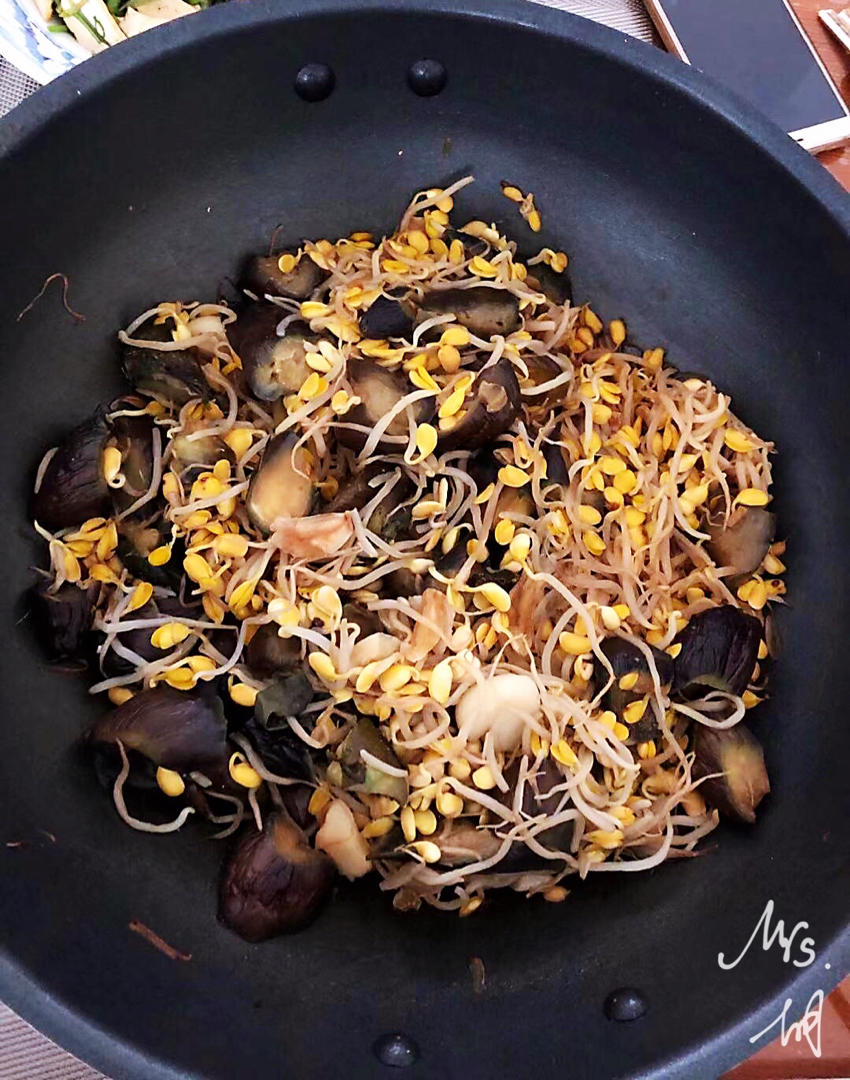 豆芽烧茄子🍆