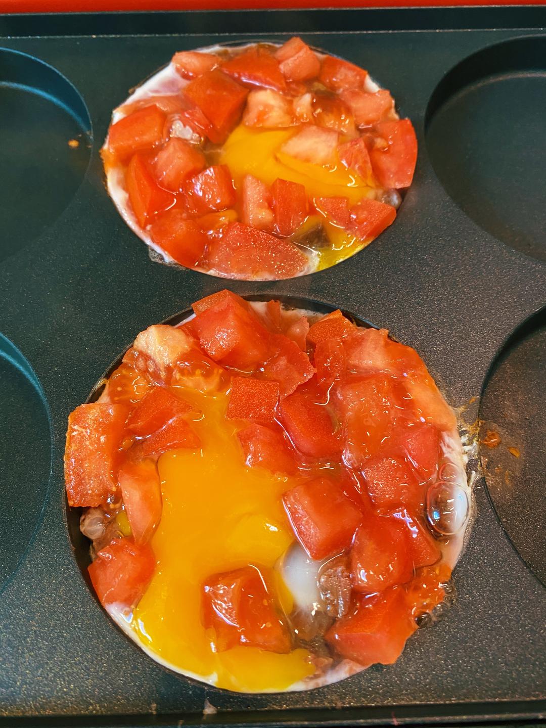 鹵牛肉番茄窩蛋三明治「低脂」的做法 步驟5