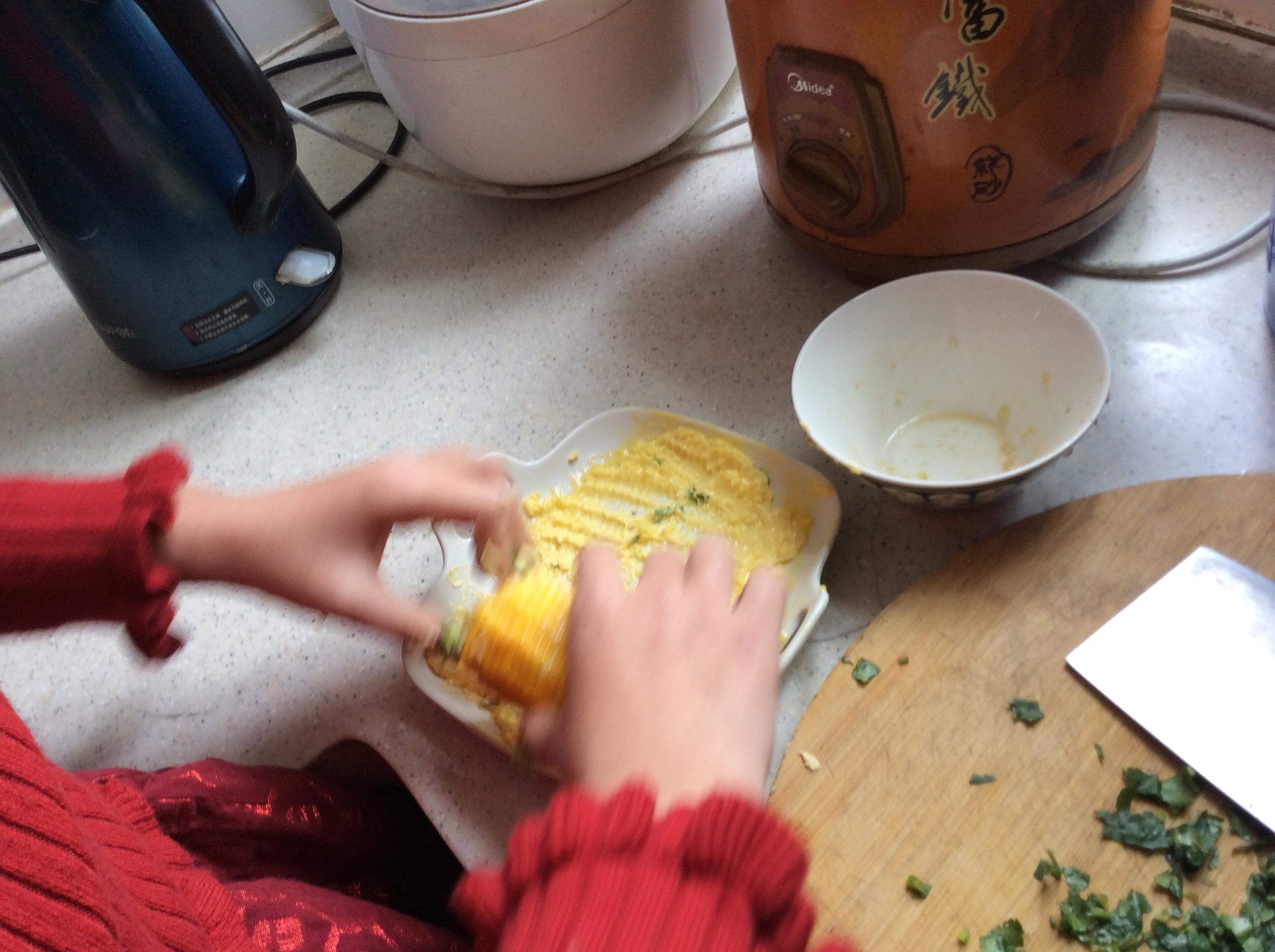黄油玉米的做法 步骤5