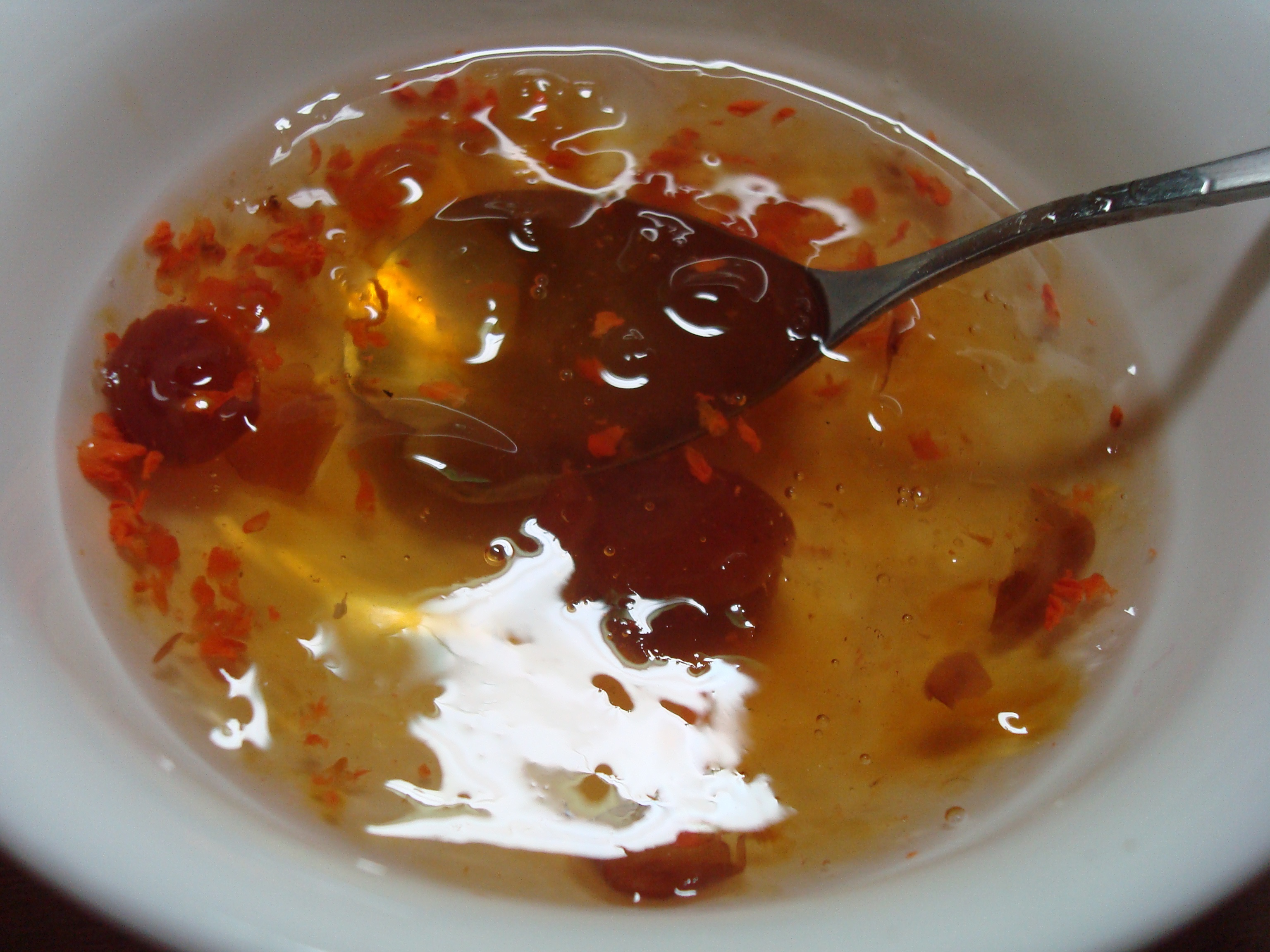 蔓越莓桃胶银耳羹