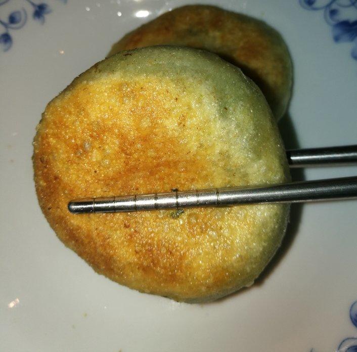 韭菜鸡蛋馅饼