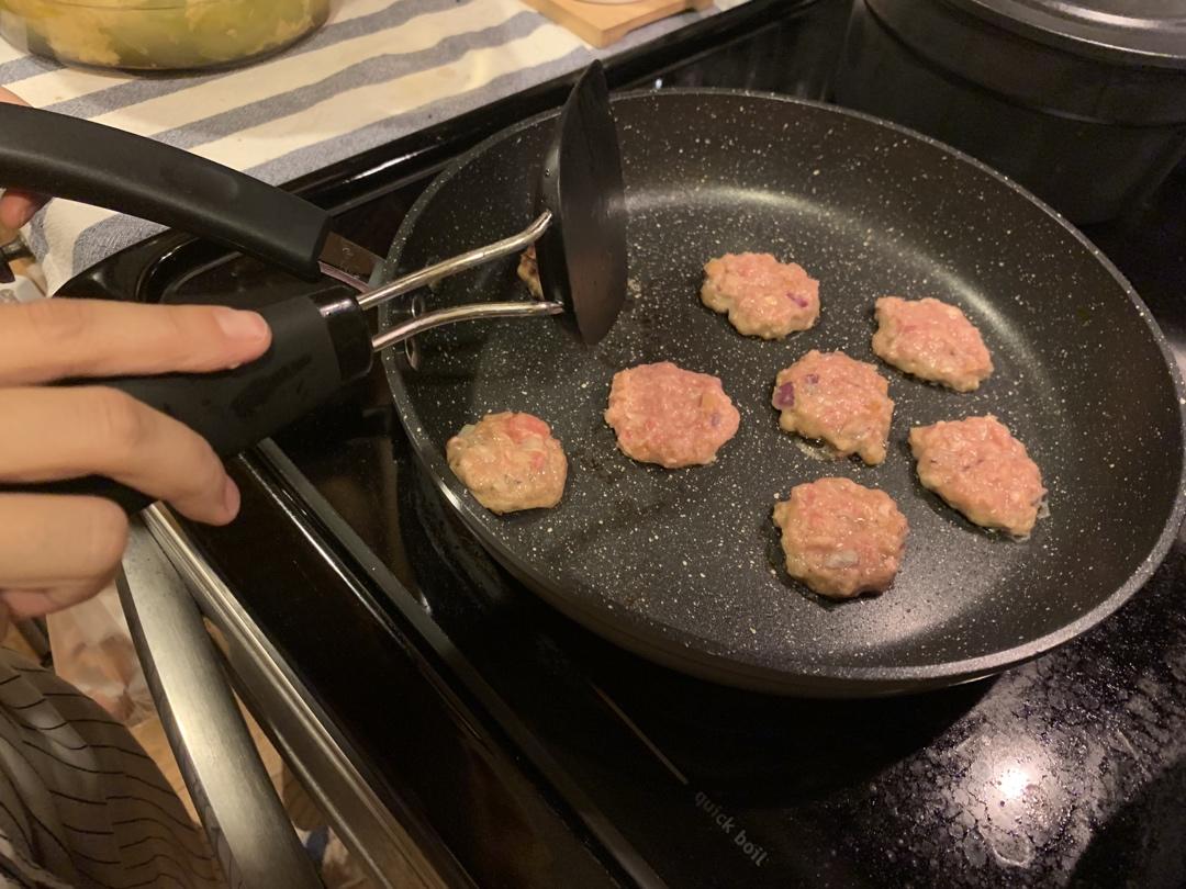 爆汁牛肉饼  宝宝辅食食谱