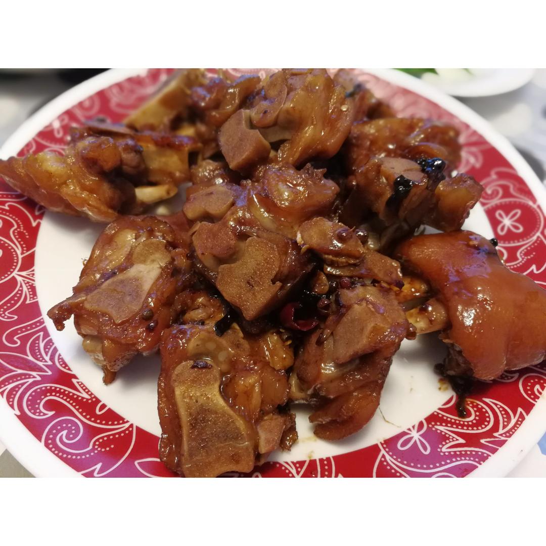 美味的家常菜：红烧猪蹄