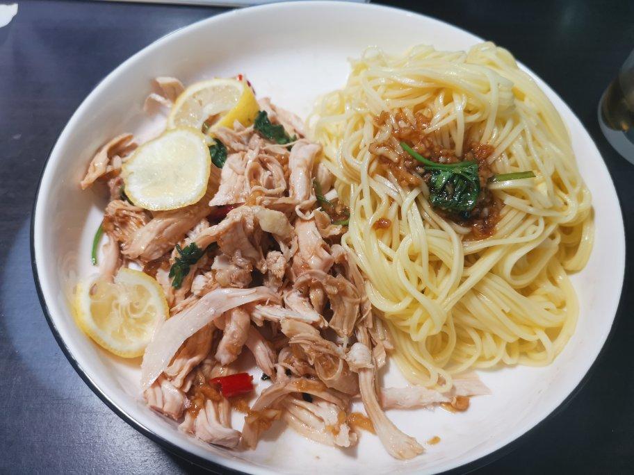 凉拌鸡胸肉丝
