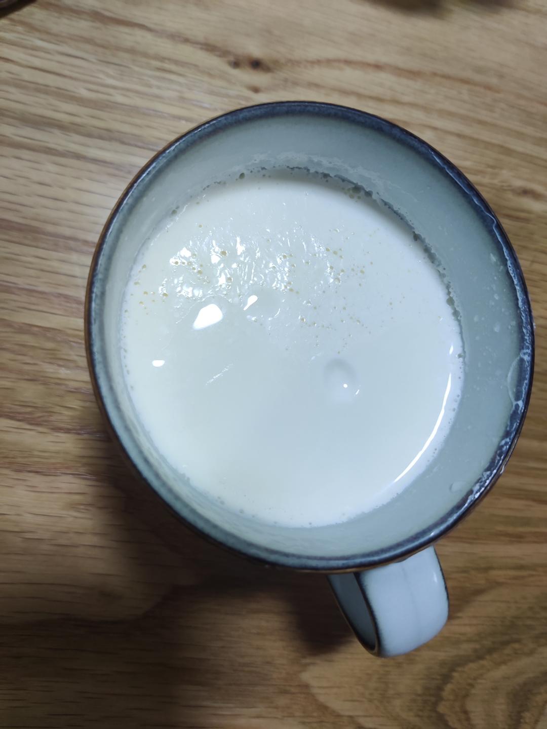 牛奶奶冻杯