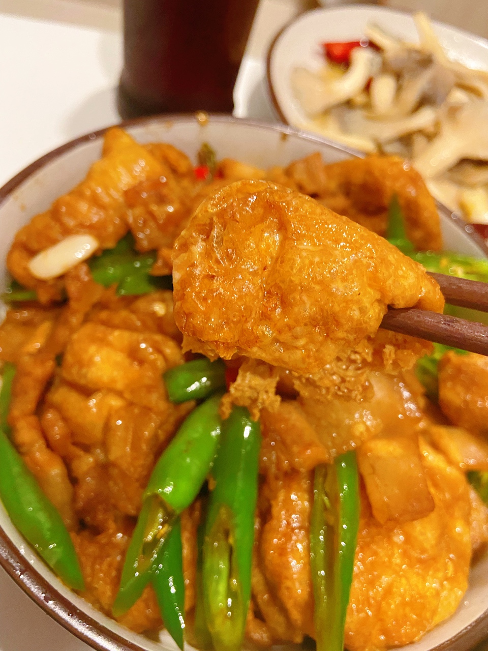 超级美味下饭的油豆腐辣椒炒肉的做法
