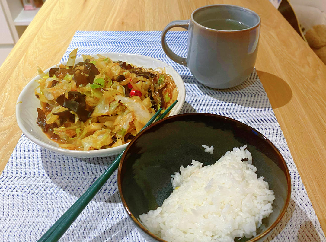 包菜炒粉丝