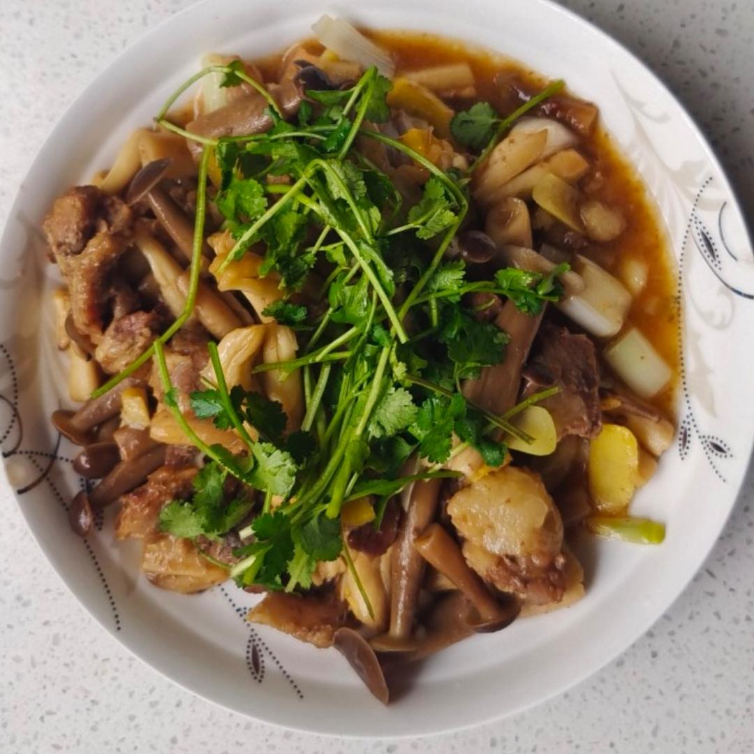 鹿茸菇炒牛肉