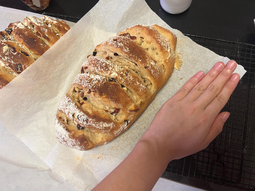 全麦蔓越莓核桃软欧包