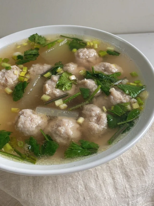 【简简厨房】在家怎么做出好吃的生汆丸子汤？
