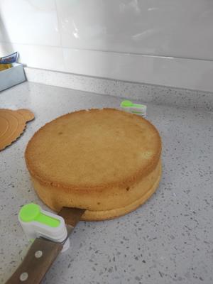 奥特曼奶油蛋糕的做法 步骤2
