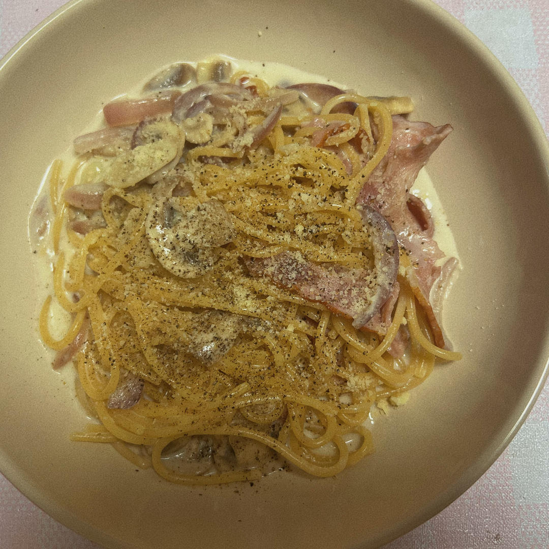 奶油蘑菇培根意大利面