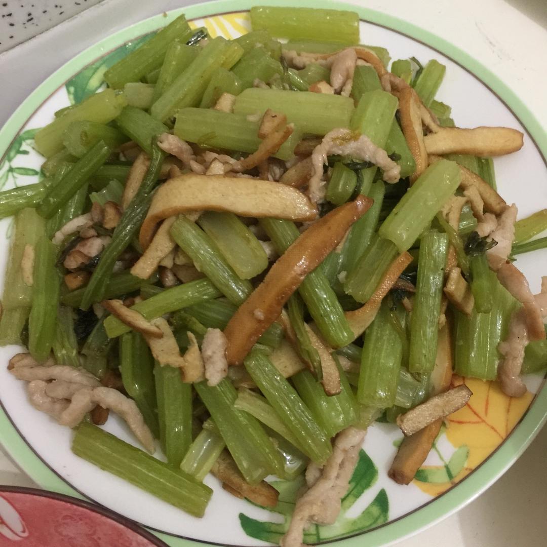 芹菜炒香干