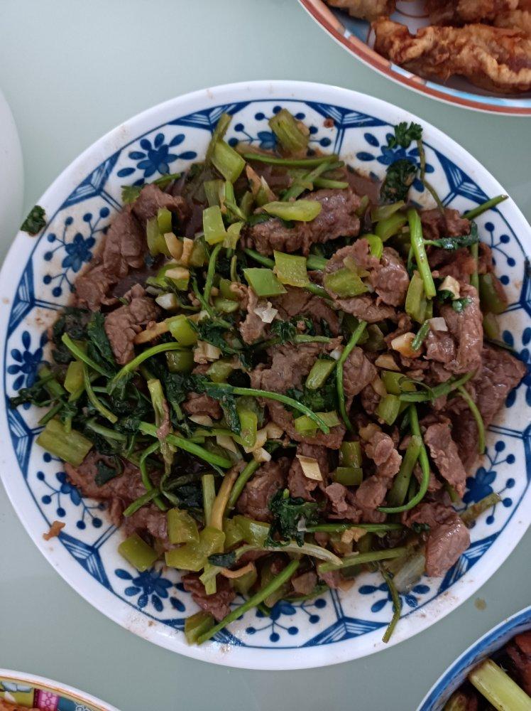 小炒黄牛肉