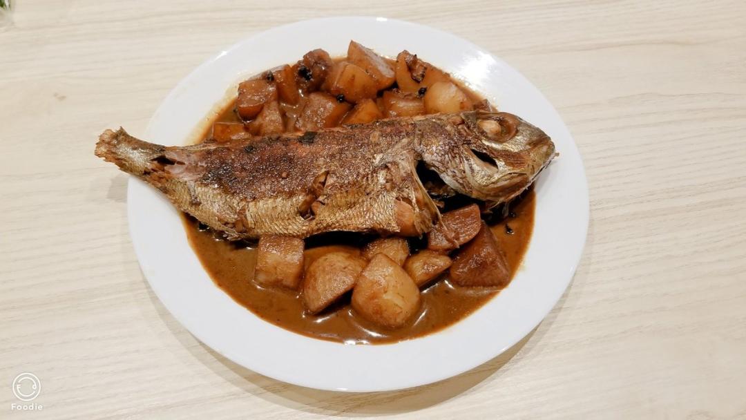 红烧鲷鱼萝卜