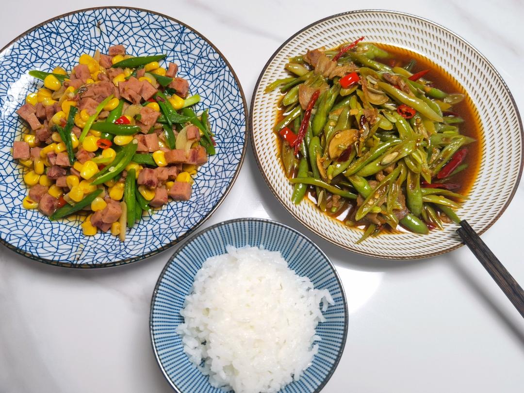 青椒玉米炒午餐肉