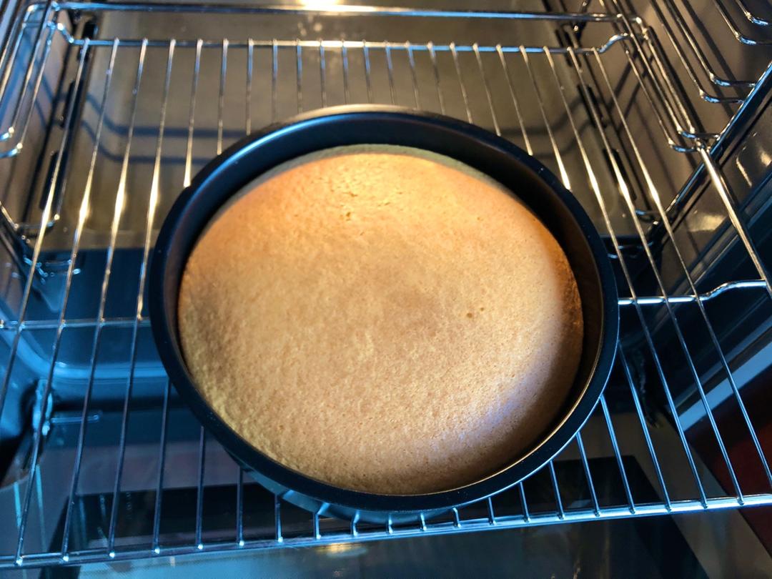烤箱做蛋糕（戚风蛋糕的做法）