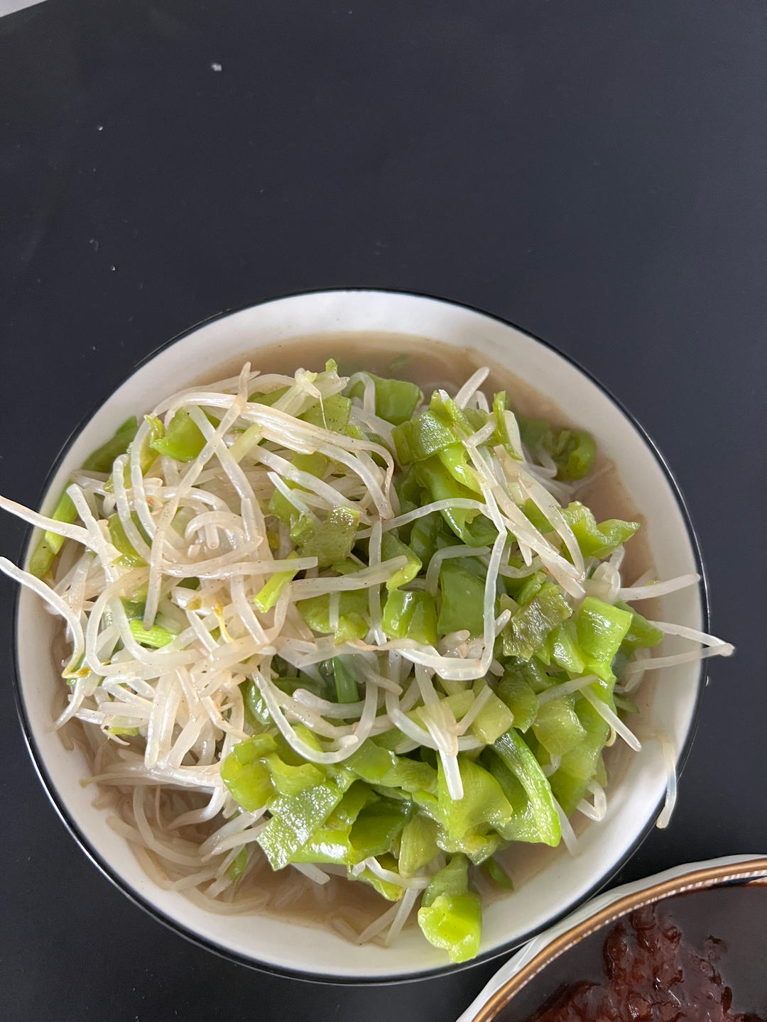 翡翠银芽（绿豆芽炒青椒）