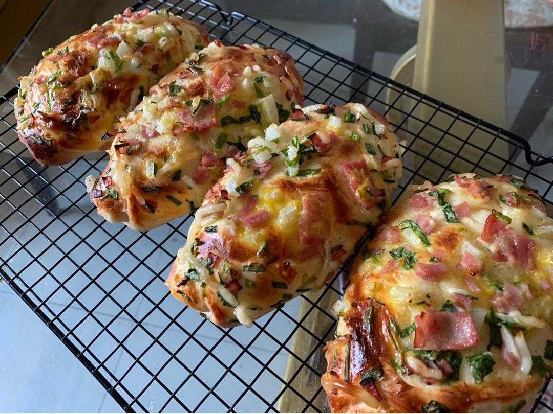 葱香火腿肠面包