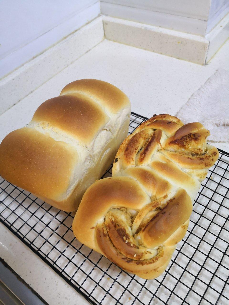 香葱肉松手撕面包_消耗沙拉酱