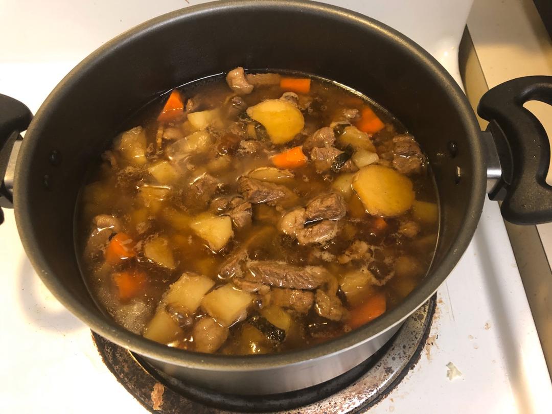 红烧牛肉土豆 （独家秘制）