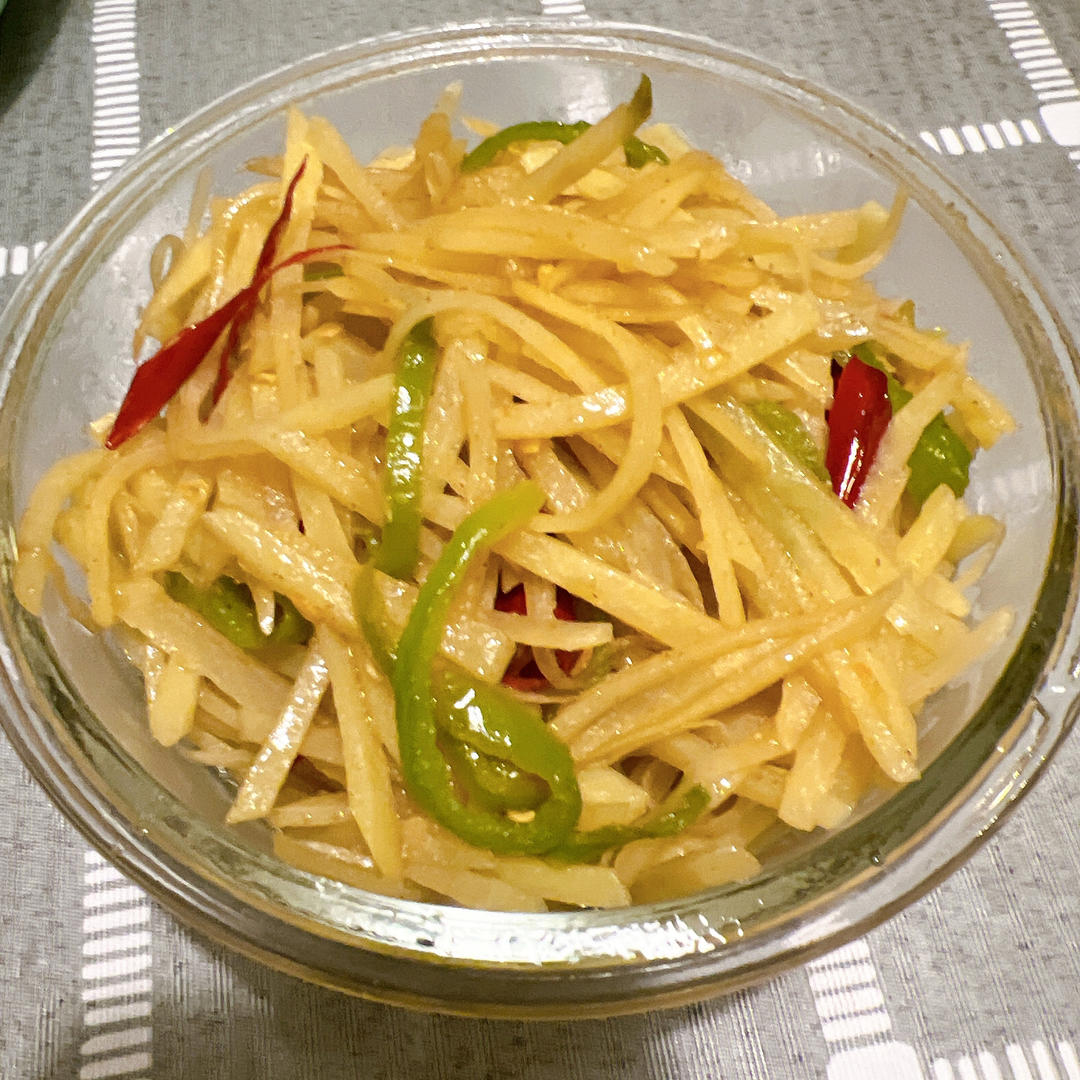 酸辣土豆丝（绝对清脆爽口，比外面卖的好吃，有诀窍！）