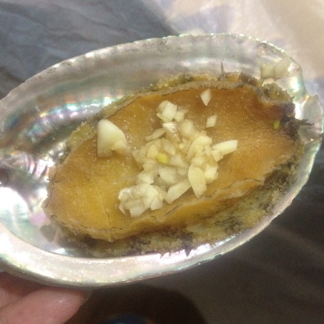 蒜蓉蒸鲜鲍鱼