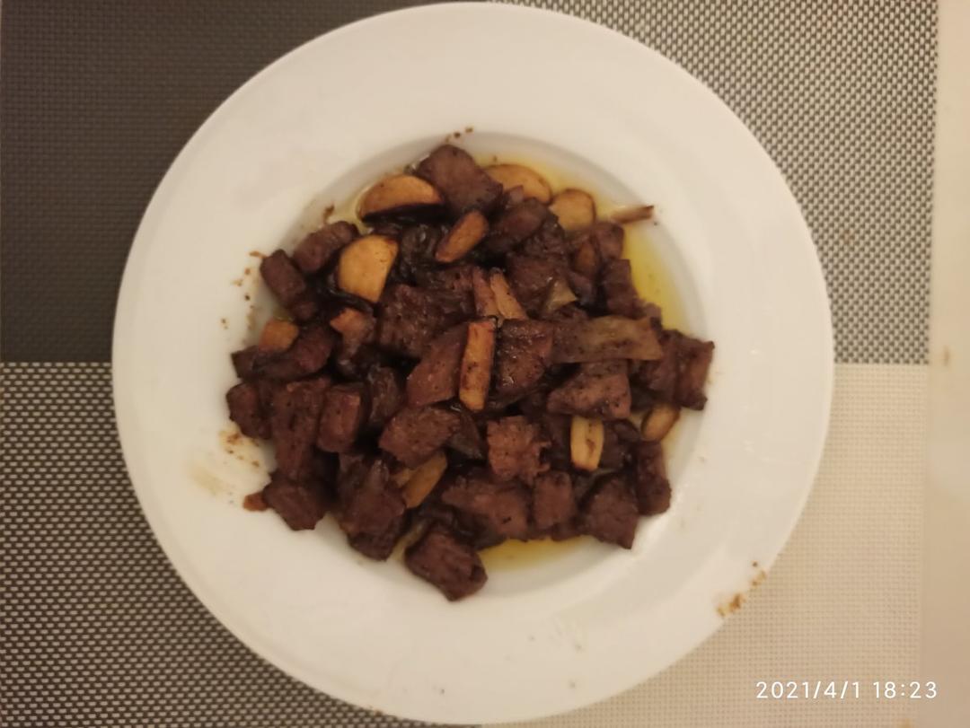 黑蒜子牛肉粒
