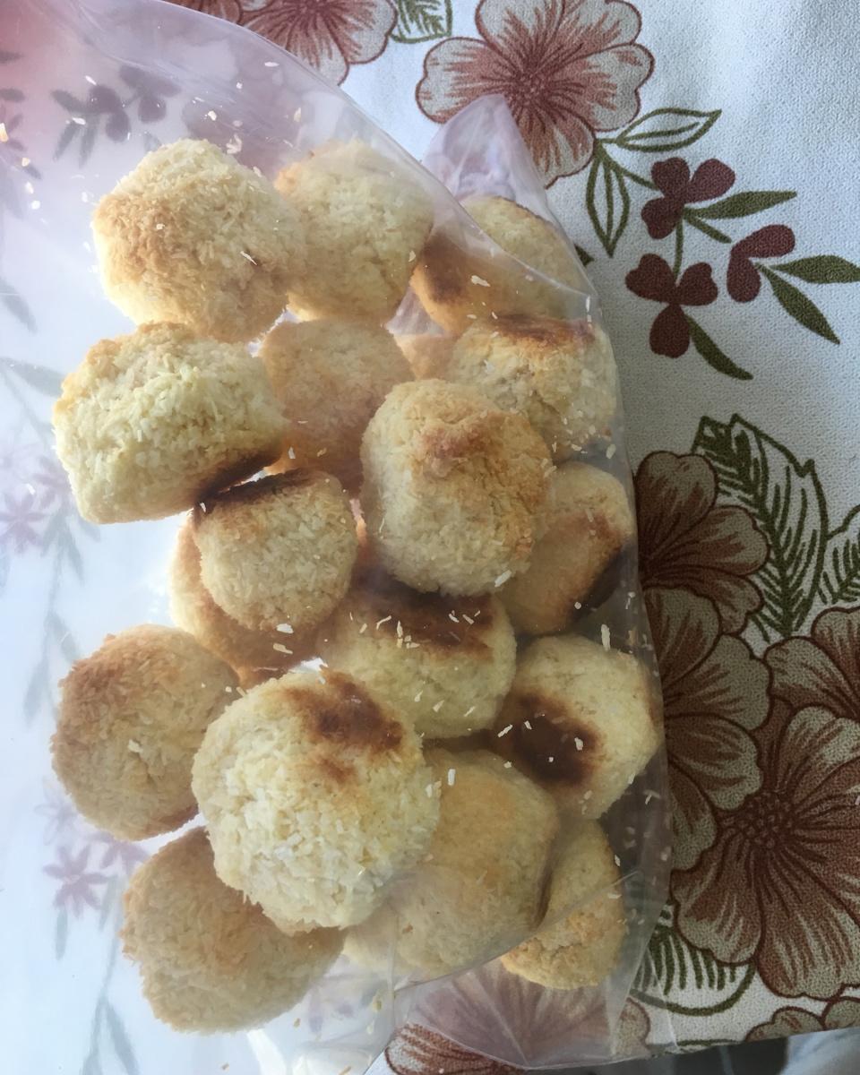 全蛋黄金椰蓉球