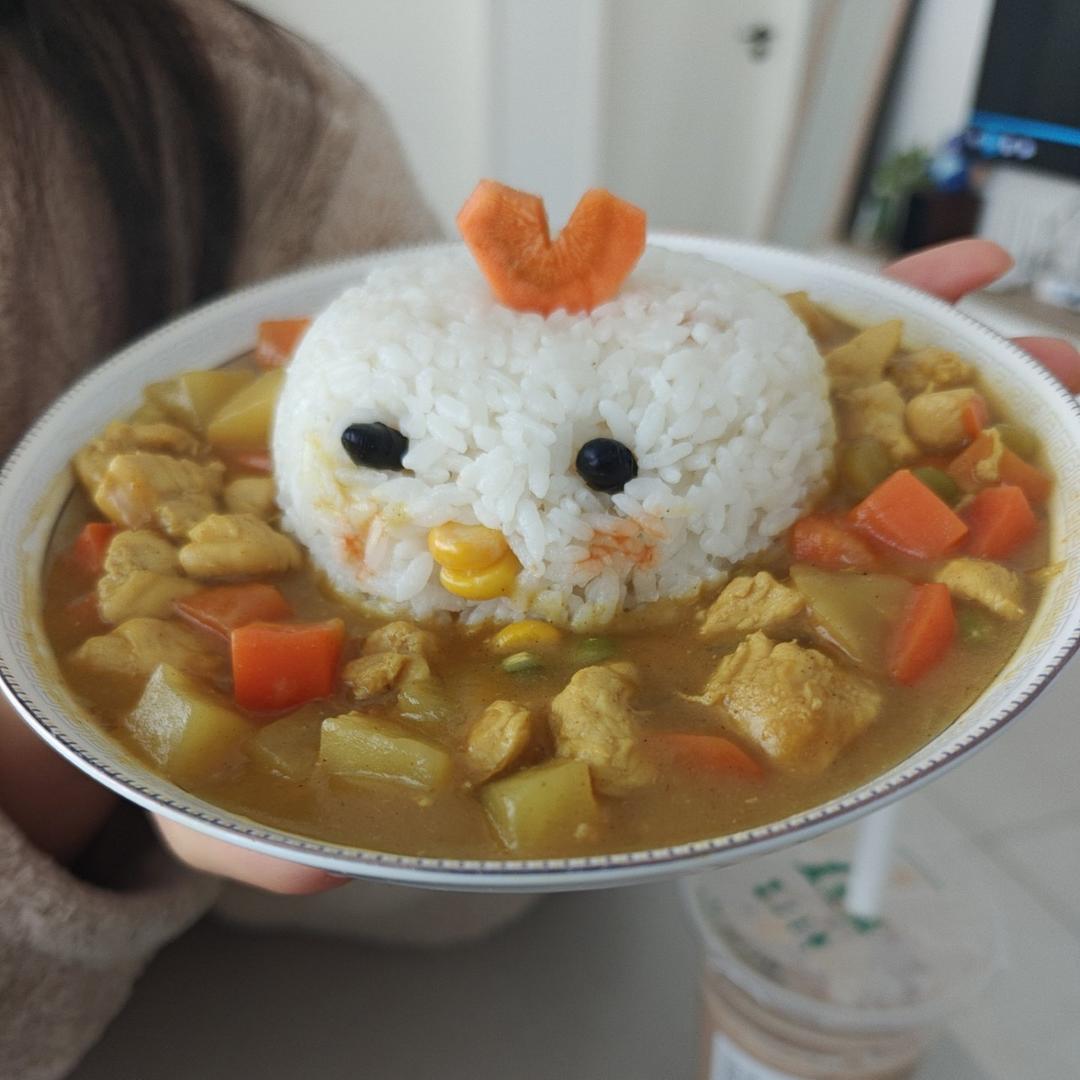 人见人爱花见花开🐤         三只小鸡日式咖喱饭