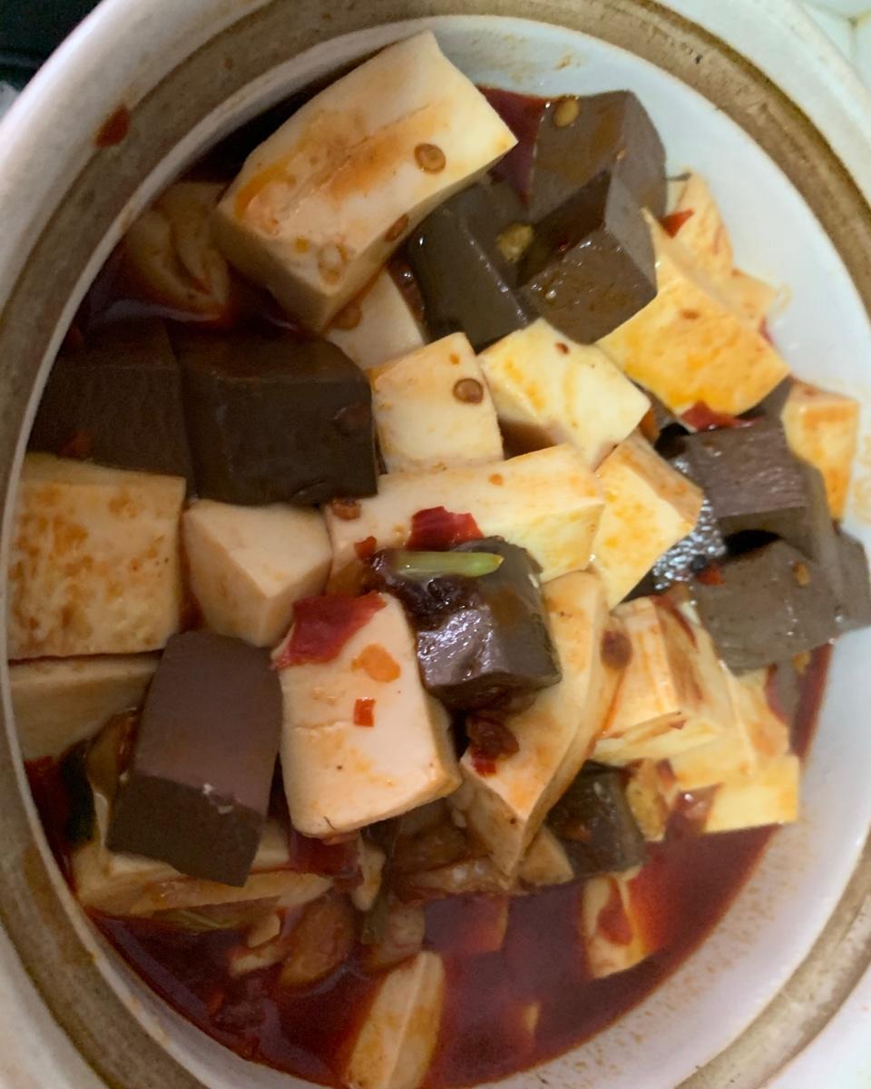 鸭血豆腐煲